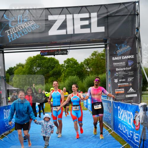 30.08.2026 - Elbe Triathlon Hamburg LAZAROV Photography http://msf.ph/oto/10042039 30.08.2026 16:25:55 Ziel  meine-sportfotos.de