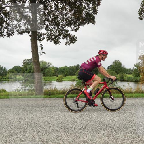 30.08.2026 - Elbe Triathlon Hamburg Michael Burmester http://msf.ph/oto/10042069 30.08.2026 12:19:27 Radfahren  meine-sportfotos.de
