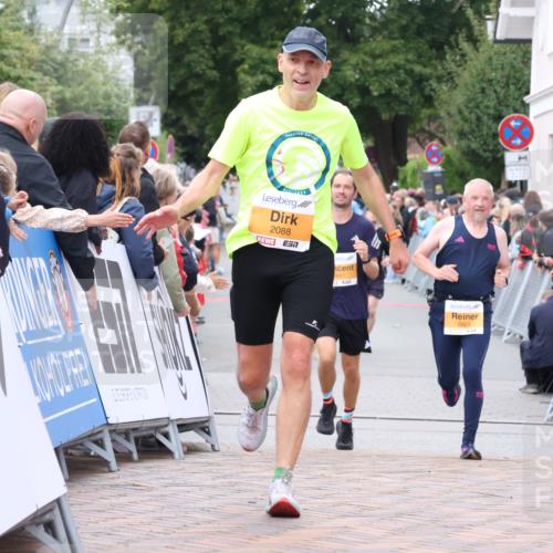 30.08.2026 - Blankeneser Heldenlauf Lena Gebhardt http://msf.ph/oto/10042097 30.08.2026 11:47:36 Ziel 2023, 2050, 2088, 2641 meine-sportfotos.de