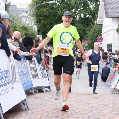 30.08.2026 - Blankeneser Heldenlauf Lena Gebhardt http://msf.ph/oto/10042113 30.08.2026 11:47:37 Ziel 2023, 2050, 2088, 2641 meine-sportfotos.de
