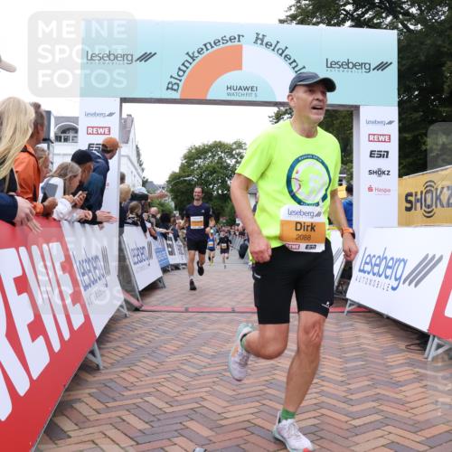 30.08.2026 - Blankeneser Heldenlauf Lena Gebhardt http://msf.ph/oto/10042141 30.08.2026 11:47:39 Ziel 2023, 2050, 2088, 2641, 2710 meine-sportfotos.de