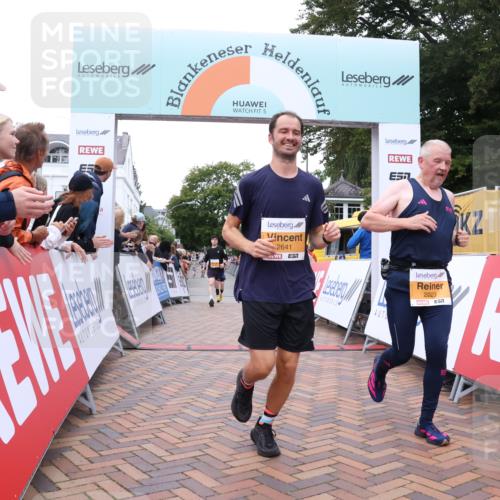 30.08.2026 - Blankeneser Heldenlauf Lena Gebhardt http://msf.ph/oto/10042185 30.08.2026 11:47:41 Ziel 2022, 2023, 2088, 2641, 2710 meine-sportfotos.de