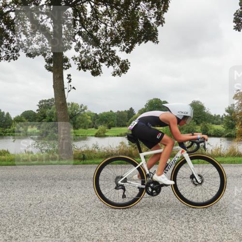 30.08.2026 - Elbe Triathlon Hamburg Michael Burmester http://msf.ph/oto/10042189 30.08.2026 12:27:54 Radfahren 1743, 1747 meine-sportfotos.de