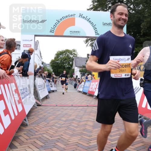 30.08.2026 - Blankeneser Heldenlauf Lena Gebhardt http://msf.ph/oto/10042200 30.08.2026 11:47:41 Ziel 2022, 2023, 2088, 2641, 2710 meine-sportfotos.de