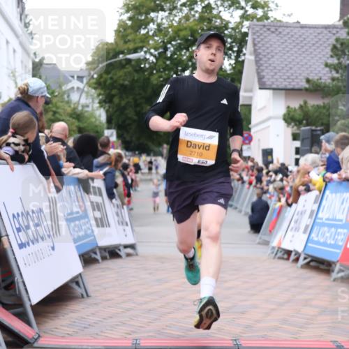 30.08.2026 - Blankeneser Heldenlauf Lena Gebhardt http://msf.ph/oto/10042216 30.08.2026 11:47:43 Ziel 2022, 2023, 2088, 2641, 2710 meine-sportfotos.de