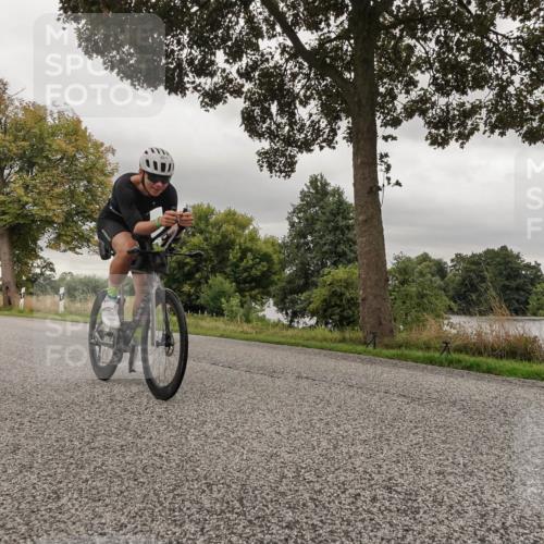 30.08.2026 - Elbe Triathlon Hamburg Michael Burmester http://msf.ph/oto/10042219 30.08.2026 09:12:46 Radfahren 202, 222, 271, 481 meine-sportfotos.de