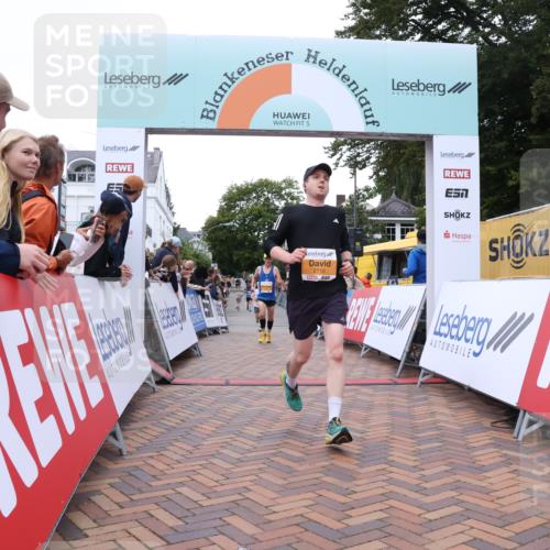 30.08.2026 - Blankeneser Heldenlauf Lena Gebhardt http://msf.ph/oto/10042229 30.08.2026 11:47:43 Ziel 2022, 2023, 2088, 2641, 2710 meine-sportfotos.de
