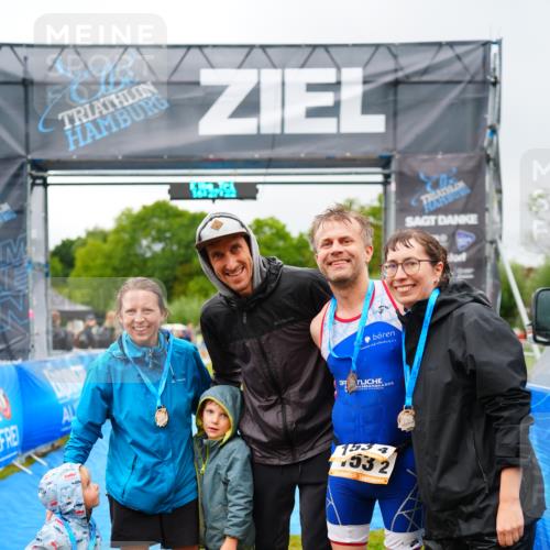 30.08.2026 - Elbe Triathlon Hamburg LAZAROV Photography http://msf.ph/oto/10042235 30.08.2026 16:27:22 Ziel  meine-sportfotos.de