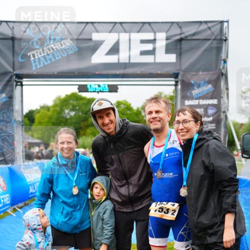 30.08.2026 - Elbe Triathlon Hamburg LAZAROV Photography http://msf.ph/oto/10042240 30.08.2026 16:27:22 Ziel  meine-sportfotos.de