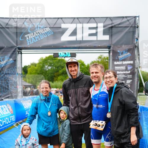 30.08.2026 - Elbe Triathlon Hamburg LAZAROV Photography http://msf.ph/oto/10042263 30.08.2026 16:27:23 Ziel  meine-sportfotos.de