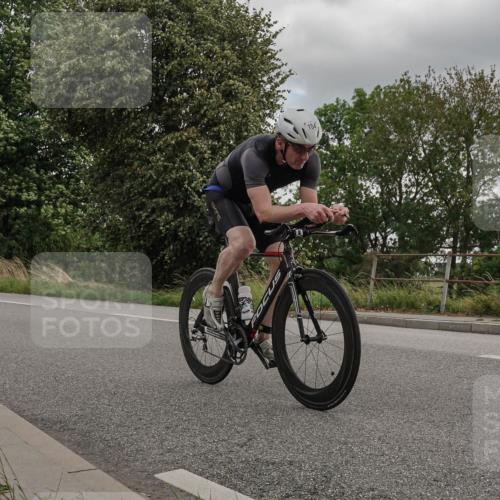 30.08.2026 - Elbe Triathlon Hamburg Michael Burmester http://msf.ph/oto/10042310 30.08.2026 14:44:34 Radfahren  meine-sportfotos.de