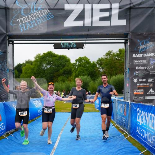 30.08.2026 - Elbe Triathlon Hamburg LAZAROV Photography http://msf.ph/oto/10042323 30.08.2026 16:27:30 Ziel  meine-sportfotos.de