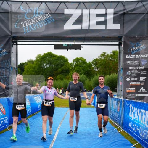 30.08.2026 - Elbe Triathlon Hamburg LAZAROV Photography http://msf.ph/oto/10042329 30.08.2026 16:27:30 Ziel  meine-sportfotos.de