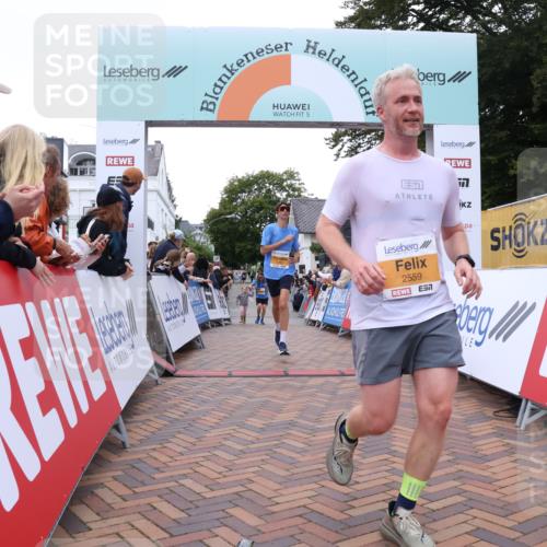 30.08.2026 - Blankeneser Heldenlauf Lena Gebhardt http://msf.ph/oto/10042345 30.08.2026 11:47:50 Ziel 2022, 2559, 2710, 2752 meine-sportfotos.de