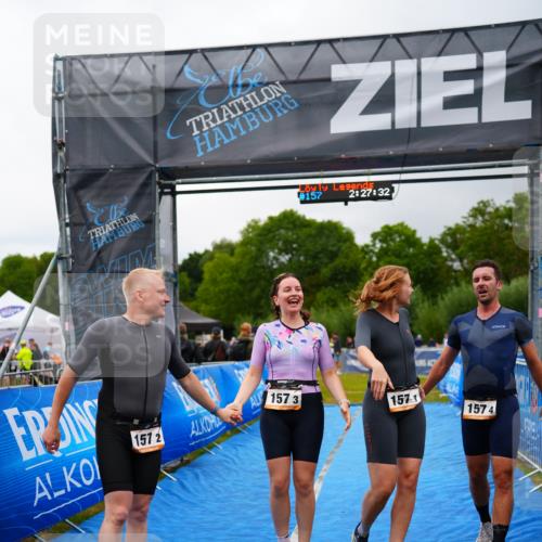 30.08.2026 - Elbe Triathlon Hamburg LAZAROV Photography http://msf.ph/oto/10042350 30.08.2026 16:27:32 Ziel  meine-sportfotos.de