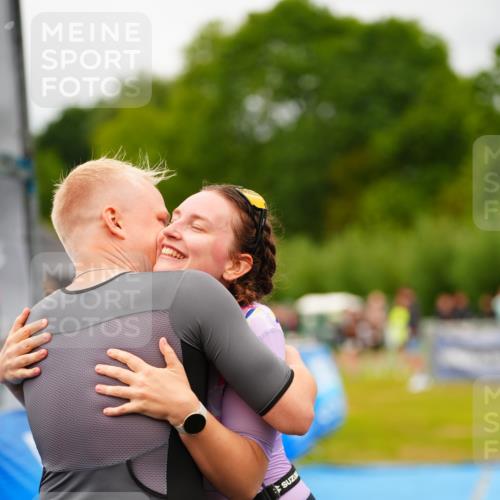 30.08.2026 - Elbe Triathlon Hamburg LAZAROV Photography http://msf.ph/oto/10042360 30.08.2026 16:27:35 Ziel  meine-sportfotos.de