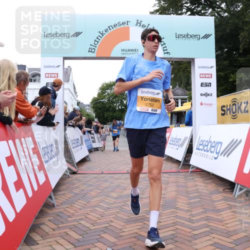 30.08.2026 - Blankeneser Heldenlauf Lena Gebhardt http://msf.ph/oto/10042392 30.08.2026 11:47:52 Ziel 2022, 2165, 2559, 2752 meine-sportfotos.de
