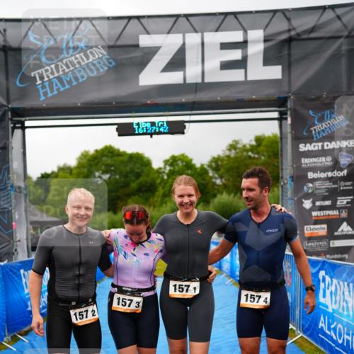 30.08.2026 - Elbe Triathlon Hamburg LAZAROV Photography http://msf.ph/oto/10042396 30.08.2026 16:27:41 Ziel  meine-sportfotos.de