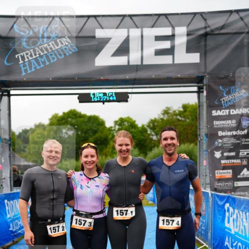 30.08.2026 - Elbe Triathlon Hamburg LAZAROV Photography http://msf.ph/oto/10042409 30.08.2026 16:27:43 Ziel  meine-sportfotos.de