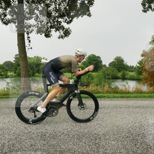 30.08.2026 - Elbe Triathlon Hamburg Michael Burmester http://msf.ph/oto/10042411 30.08.2026 08:50:13 Radfahren 220 meine-sportfotos.de