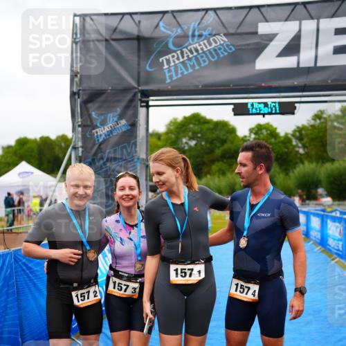 30.08.2026 - Elbe Triathlon Hamburg LAZAROV Photography http://msf.ph/oto/10042440 30.08.2026 16:28:10 Ziel  meine-sportfotos.de