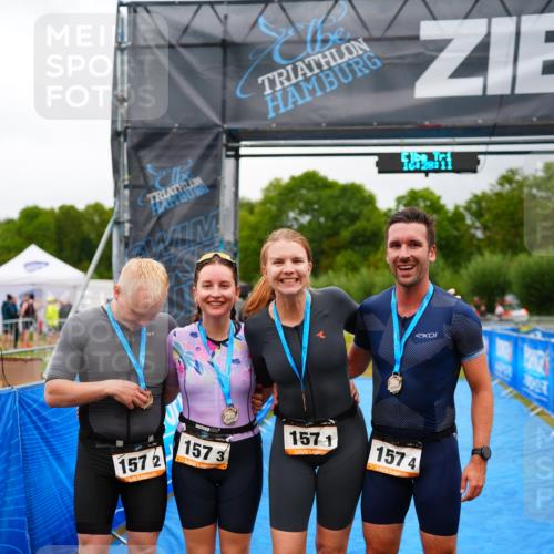 30.08.2026 - Elbe Triathlon Hamburg LAZAROV Photography http://msf.ph/oto/10042447 30.08.2026 16:28:11 Ziel  meine-sportfotos.de