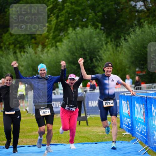 30.08.2026 - Elbe Triathlon Hamburg LAZAROV Photography http://msf.ph/oto/10042477 30.08.2026 16:28:19 Ziel  meine-sportfotos.de