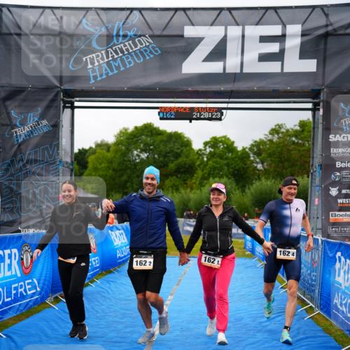 30.08.2026 - Elbe Triathlon Hamburg LAZAROV Photography http://msf.ph/oto/10042503 30.08.2026 16:28:22 Ziel  meine-sportfotos.de