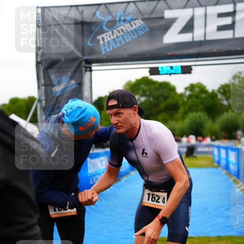 30.08.2026 - Elbe Triathlon Hamburg LAZAROV Photography http://msf.ph/oto/10042513 30.08.2026 16:28:30 Ziel  meine-sportfotos.de