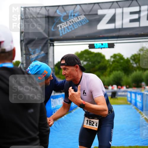 30.08.2026 - Elbe Triathlon Hamburg LAZAROV Photography http://msf.ph/oto/10042523 30.08.2026 16:28:31 Ziel  meine-sportfotos.de
