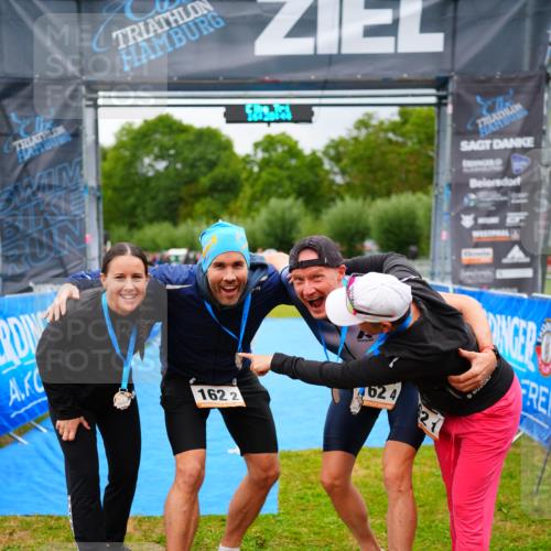 30.08.2026 - Elbe Triathlon Hamburg LAZAROV Photography http://msf.ph/oto/10042528 30.08.2026 16:28:43 Ziel  meine-sportfotos.de