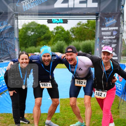 30.08.2026 - Elbe Triathlon Hamburg LAZAROV Photography http://msf.ph/oto/10042542 30.08.2026 16:28:44 Ziel  meine-sportfotos.de