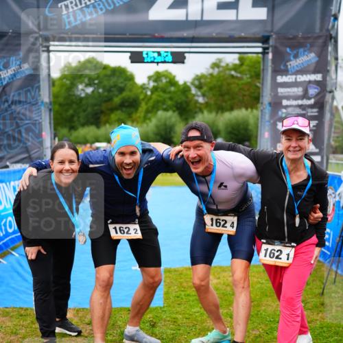 30.08.2026 - Elbe Triathlon Hamburg LAZAROV Photography http://msf.ph/oto/10042547 30.08.2026 16:28:44 Ziel  meine-sportfotos.de