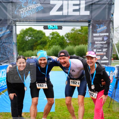 30.08.2026 - Elbe Triathlon Hamburg LAZAROV Photography http://msf.ph/oto/10042578 30.08.2026 16:28:45 Ziel  meine-sportfotos.de