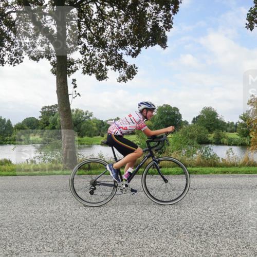 30.08.2026 - Elbe Triathlon Hamburg Michael Burmester http://msf.ph/oto/10042606 30.08.2026 12:45:38 Radfahren 1805 meine-sportfotos.de