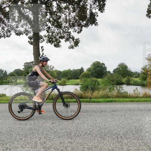 30.08.2026 - Elbe Triathlon Hamburg Michael Burmester http://msf.ph/oto/10042733 30.08.2026 12:51:55 Radfahren 1801 meine-sportfotos.de