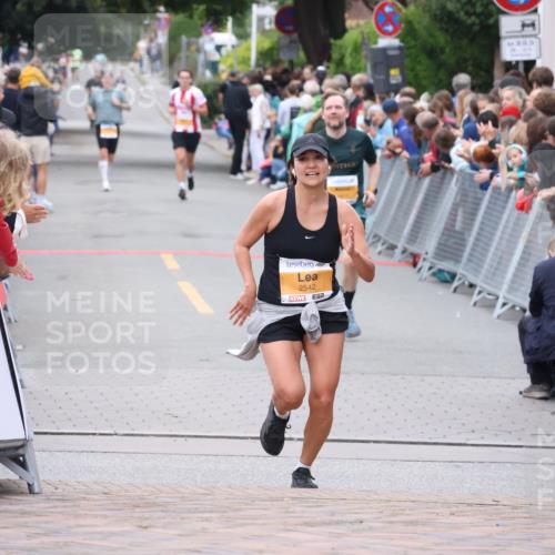 30.08.2026 - Blankeneser Heldenlauf Lena Gebhardt http://msf.ph/oto/10042740 30.08.2026 11:48:17 Ziel 2542, 4487 meine-sportfotos.de