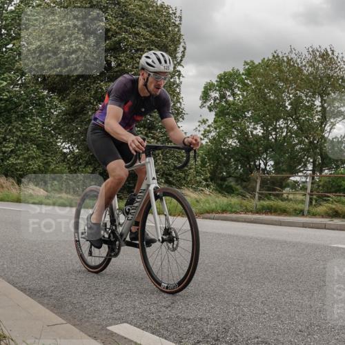 30.08.2026 - Elbe Triathlon Hamburg Michael Burmester http://msf.ph/oto/10042764 30.08.2026 14:49:37 Radfahren 128 meine-sportfotos.de