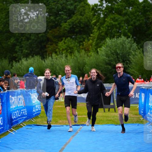 30.08.2026 - Elbe Triathlon Hamburg LAZAROV Photography http://msf.ph/oto/10042784 30.08.2026 16:31:02 Ziel  meine-sportfotos.de