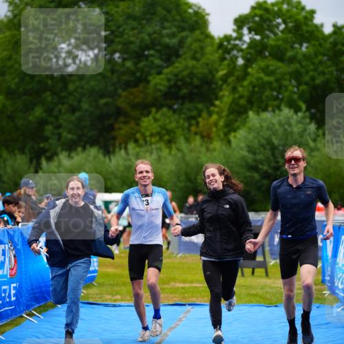 30.08.2026 - Elbe Triathlon Hamburg LAZAROV Photography http://msf.ph/oto/10042808 30.08.2026 16:31:03 Ziel  meine-sportfotos.de