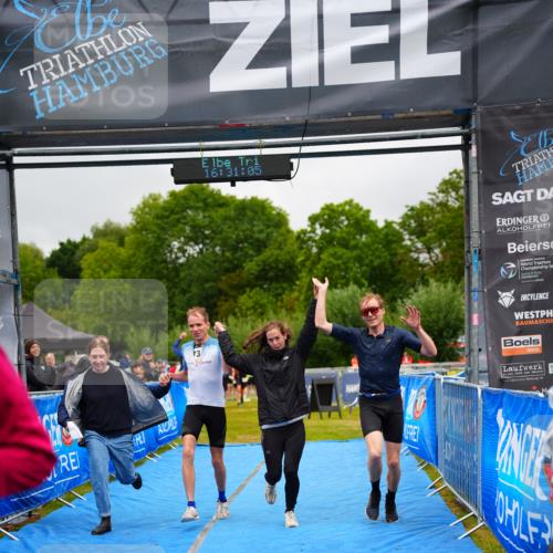 30.08.2026 - Elbe Triathlon Hamburg LAZAROV Photography http://msf.ph/oto/10042820 30.08.2026 16:31:04 Ziel  meine-sportfotos.de