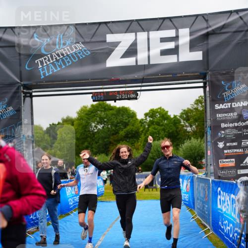 30.08.2026 - Elbe Triathlon Hamburg LAZAROV Photography http://msf.ph/oto/10042840 30.08.2026 16:31:05 Ziel  meine-sportfotos.de