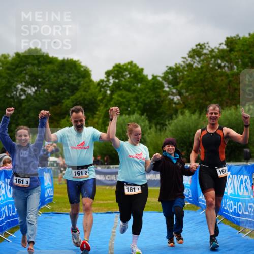 30.08.2026 - Elbe Triathlon Hamburg LAZAROV Photography http://msf.ph/oto/10042861 30.08.2026 16:31:12 Ziel  meine-sportfotos.de