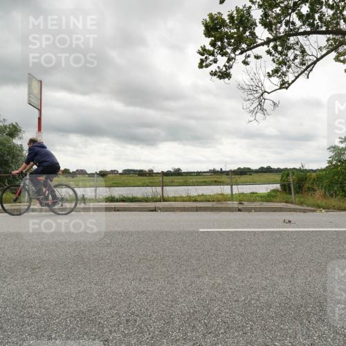 30.08.2026 - Elbe Triathlon Hamburg Michael Burmester http://msf.ph/oto/10042868 30.08.2026 13:37:50 Radfahren  meine-sportfotos.de