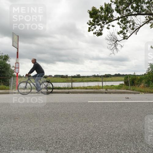 30.08.2026 - Elbe Triathlon Hamburg Michael Burmester http://msf.ph/oto/10042892 30.08.2026 13:38:49 Radfahren  meine-sportfotos.de