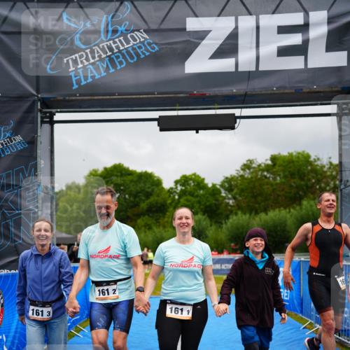 30.08.2026 - Elbe Triathlon Hamburg LAZAROV Photography http://msf.ph/oto/10042894 30.08.2026 16:31:14 Ziel  meine-sportfotos.de