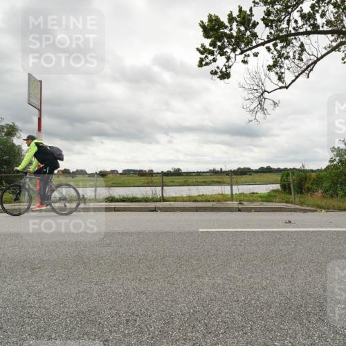 30.08.2026 - Elbe Triathlon Hamburg Michael Burmester http://msf.ph/oto/10042926 30.08.2026 13:39:44 Radfahren  meine-sportfotos.de