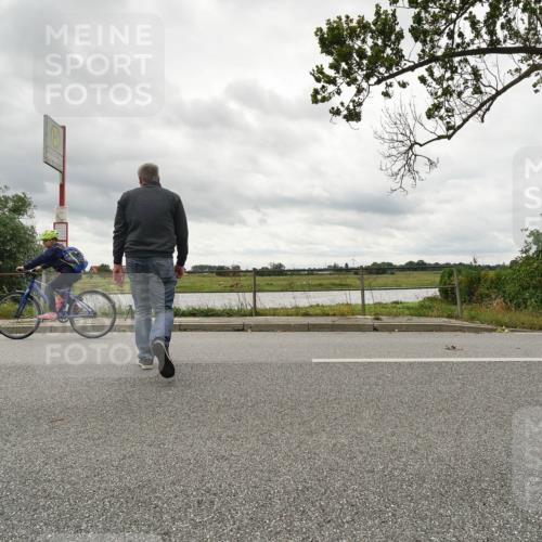 30.08.2026 - Elbe Triathlon Hamburg Michael Burmester http://msf.ph/oto/10042951 30.08.2026 13:39:48 Radfahren  meine-sportfotos.de