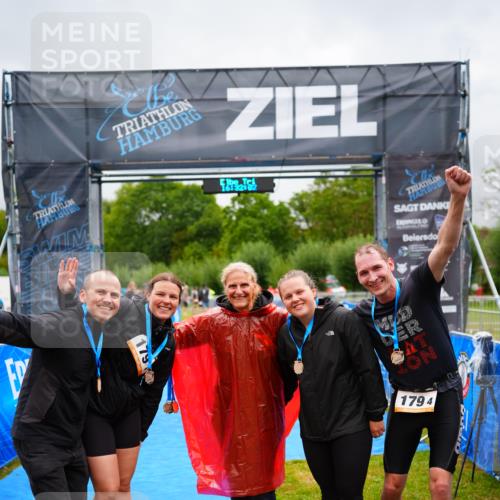 30.08.2026 - Elbe Triathlon Hamburg LAZAROV Photography http://msf.ph/oto/10042953 30.08.2026 16:32:01 Ziel  meine-sportfotos.de