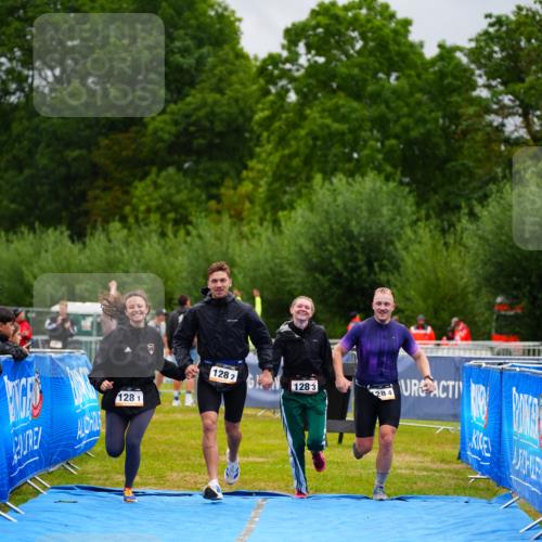 30.08.2026 - Elbe Triathlon Hamburg LAZAROV Photography http://msf.ph/oto/10042965 30.08.2026 16:32:14 Ziel  meine-sportfotos.de